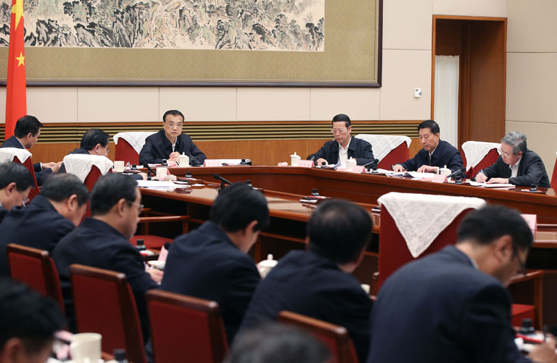 李克強(qiáng)：放寬配售電業(yè)務(wù)市場準(zhǔn)入 推動建立市場決定能源價格機(jī)制